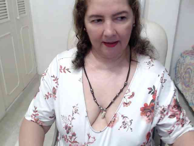 leonela-68 webcam