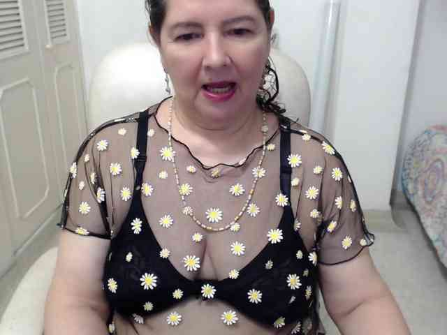 leonela-68 webcam