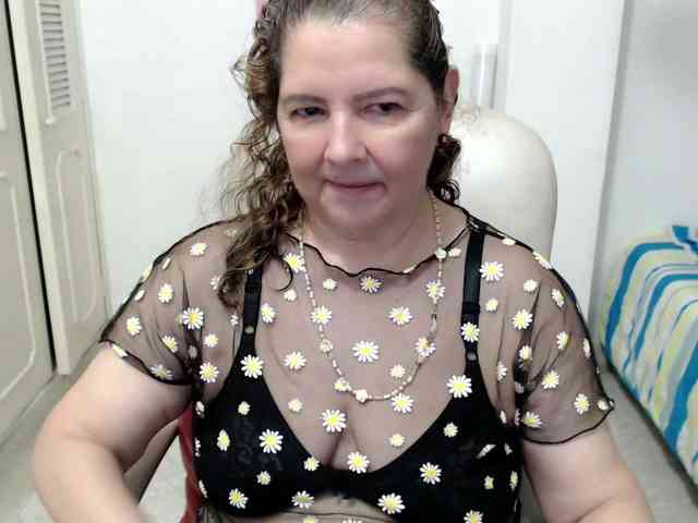 leonela-68 webcam
