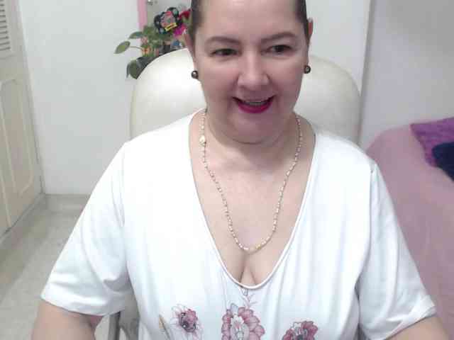 leonela-68 webcam