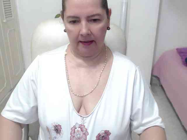 leonela-68 webcam