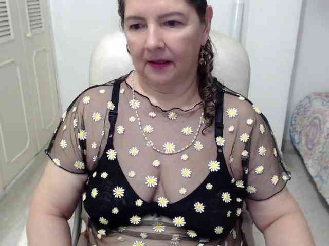 leonela-68 webcam