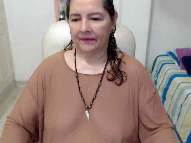 leonela-68