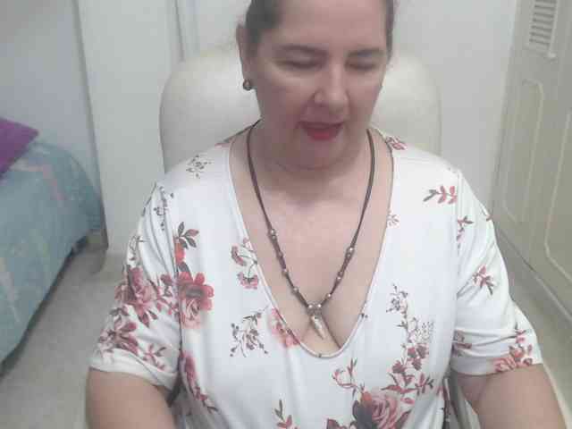 leonela-68 webcam