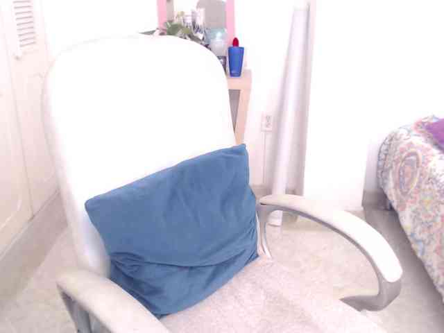 leonela-68 webcam