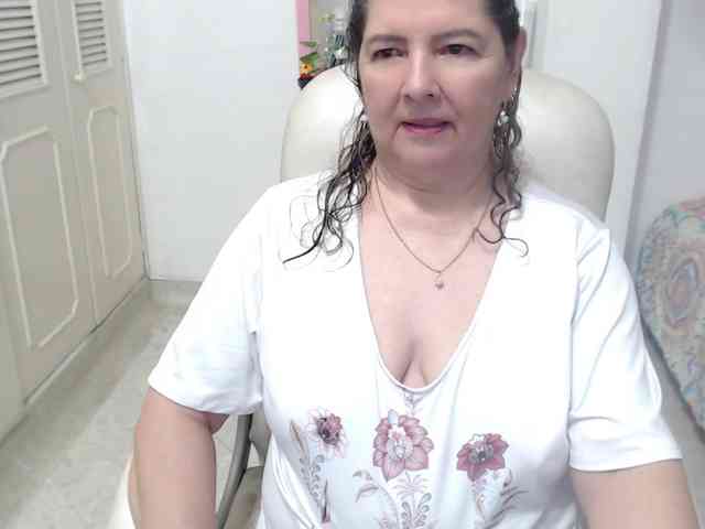 leonela-68 webcam