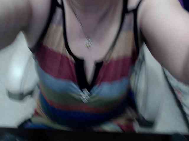 leonela-68 webcam
