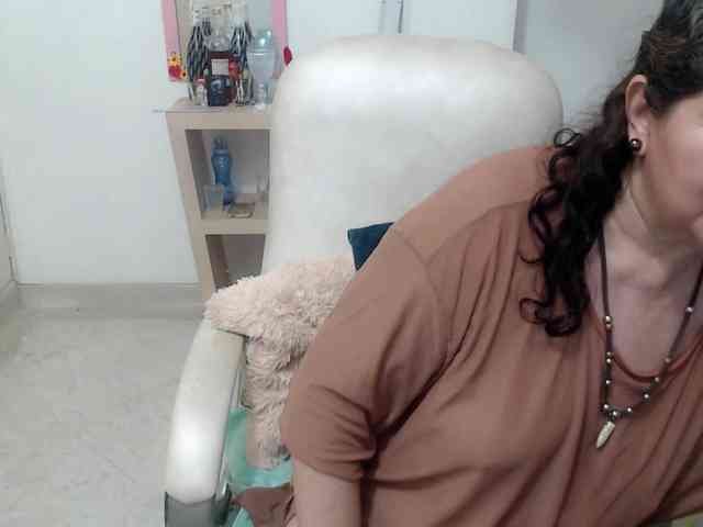 leonela-68 webcam