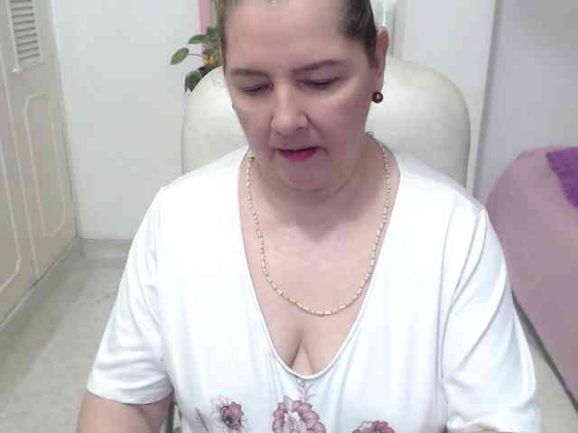 leonela-68 webcam