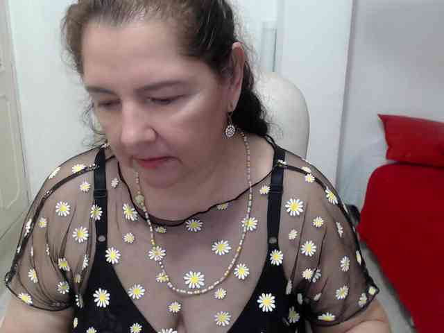 leonela-68 webcam