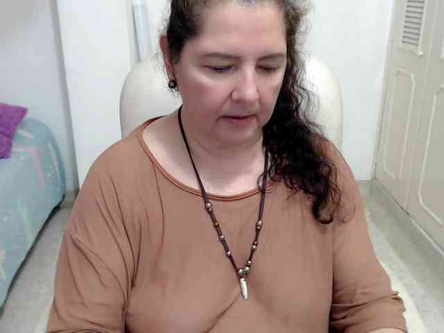 leonela-68 webcam