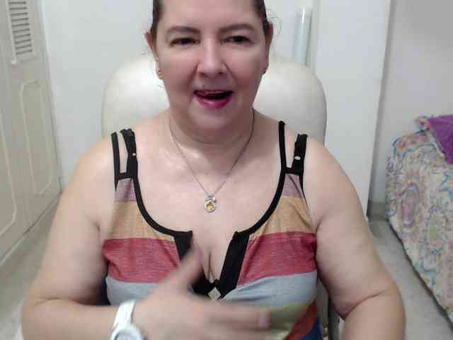 leonela-68 webcam