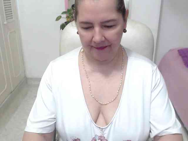 leonela-68 webcam