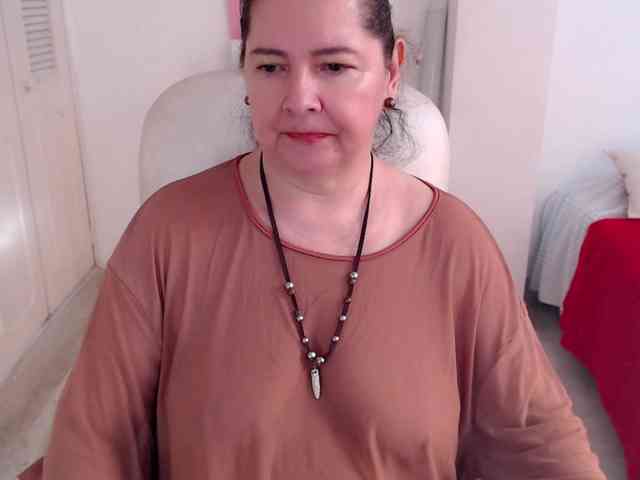 leonela-68