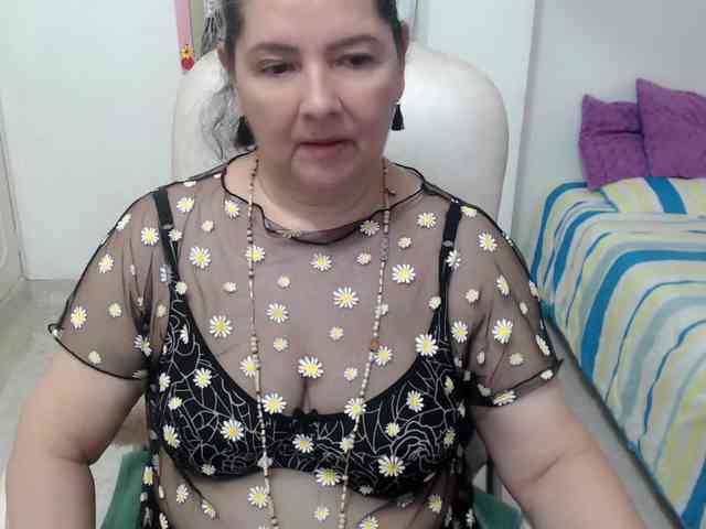 leonela-68 webcam