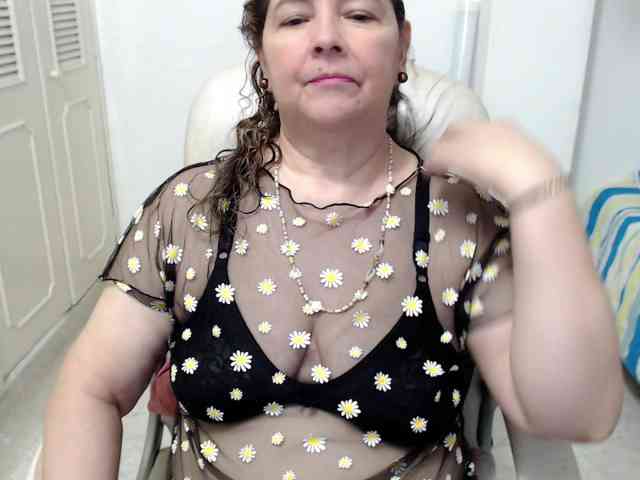 leonela-68 webcam
