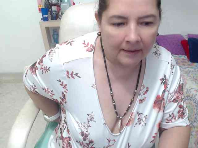 leonela-68 webcam