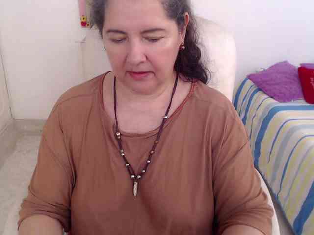 leonela-68 webcam