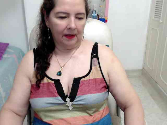 leonela-68 webcam