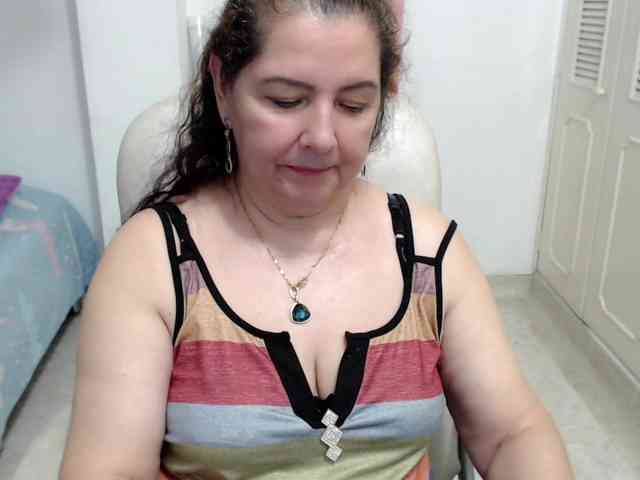 leonela-68 webcam