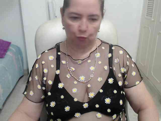 leonela-68 webcam