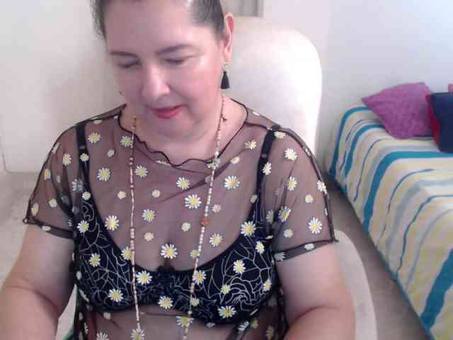 leonela-68 webcam
