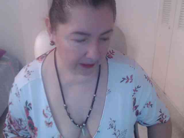 leonela-68 webcam