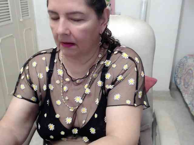 leonela-68 webcam