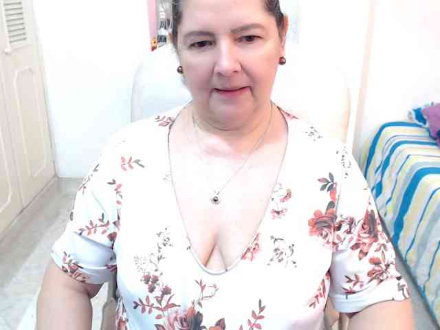 leonela-68
