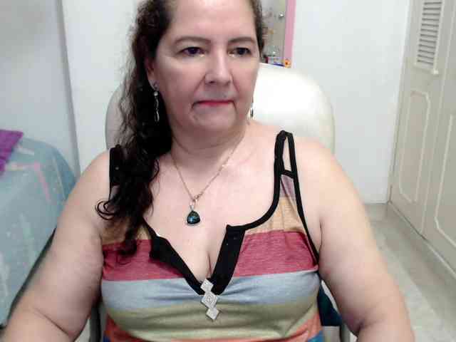 leonela-68 webcam
