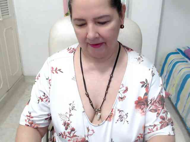 leonela-68 webcam