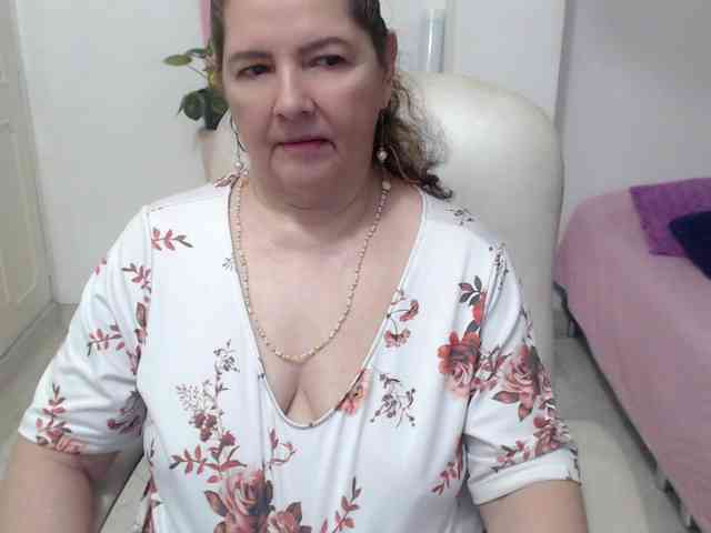 leonela-68 webcam
