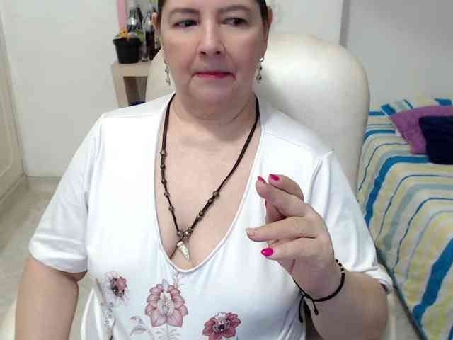 leonela-68