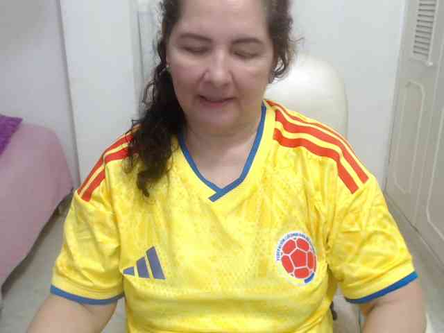 leonela-68 webcam