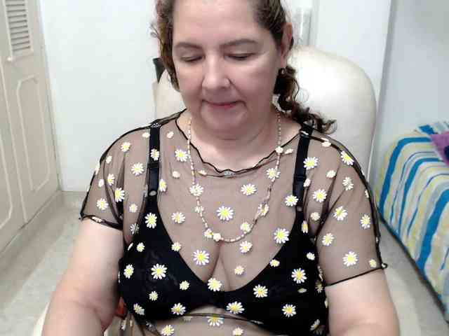 leonela-68 webcam