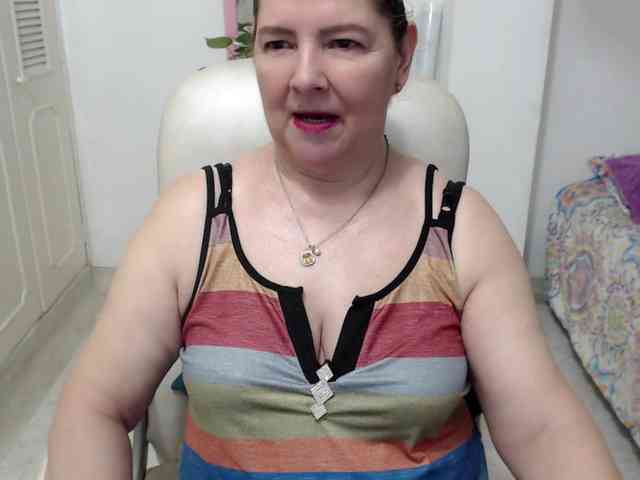 leonela-68 webcam