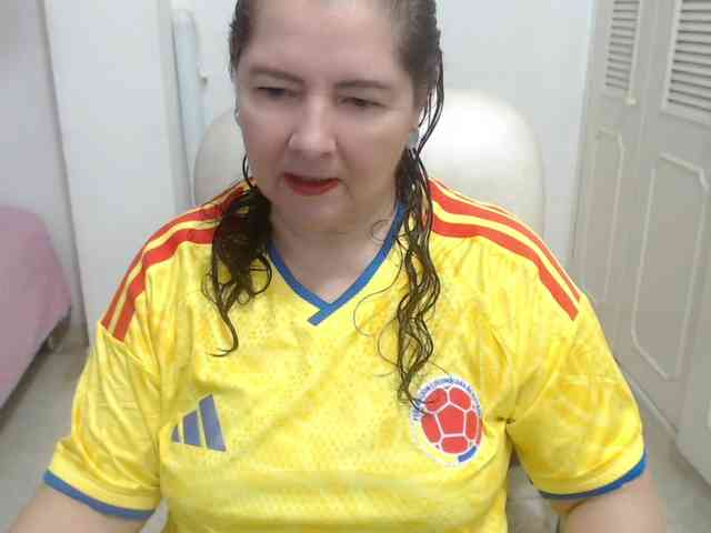 leonela-68 webcam