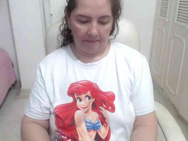leonela-68 webcam