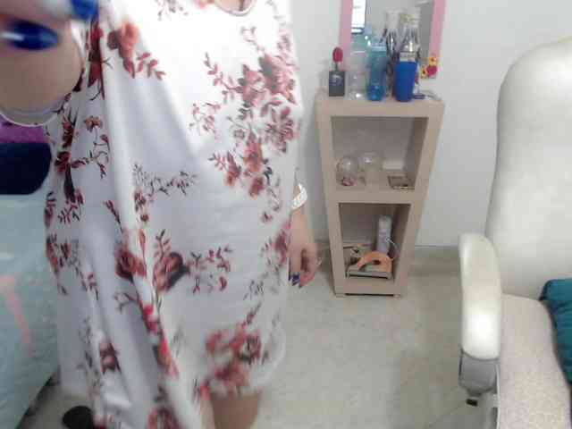 leonela-68 webcam