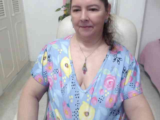 leonela-68 webcam
