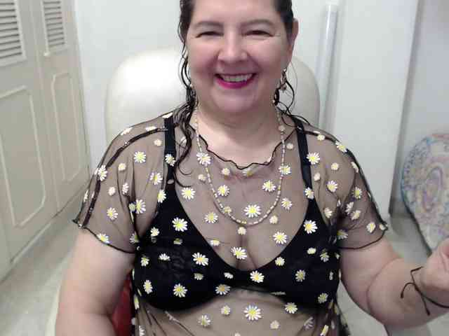 leonela-68 webcam