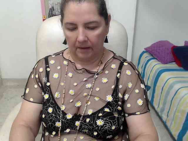 leonela-68 webcam