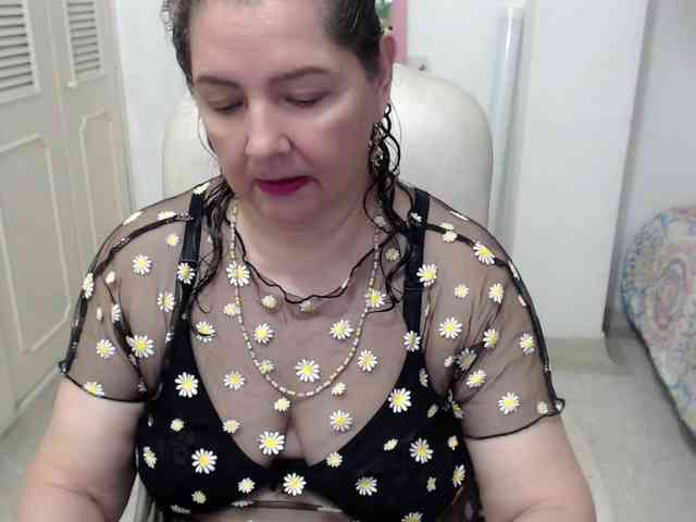 leonela-68 webcam