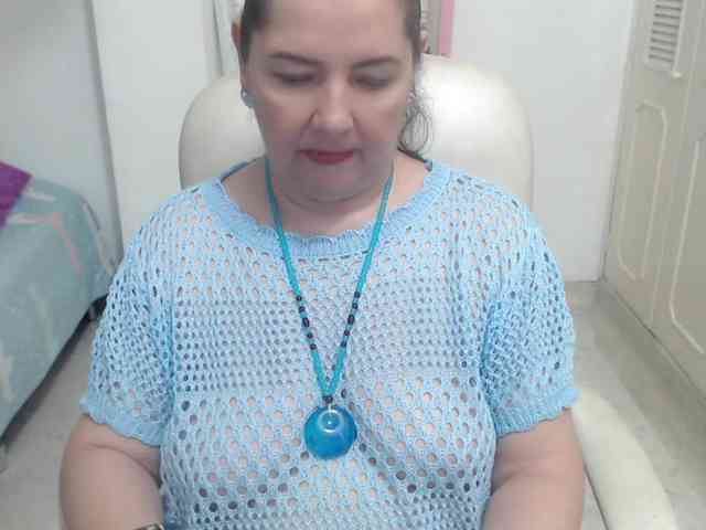 leonela-68 webcam