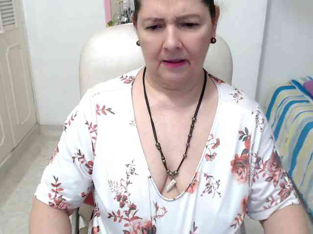 leonela-68 webcam