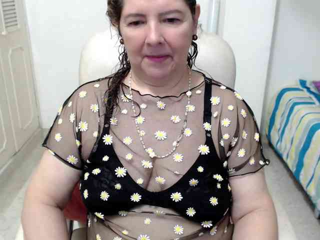 leonela-68 webcam