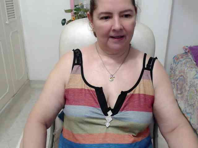 leonela-68 webcam