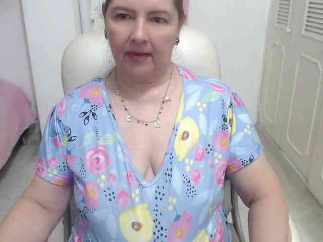 leonela-68 webcam
