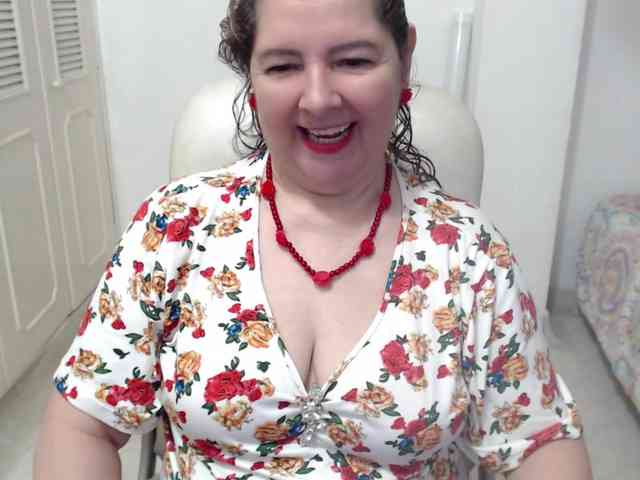 leonela-68 webcam