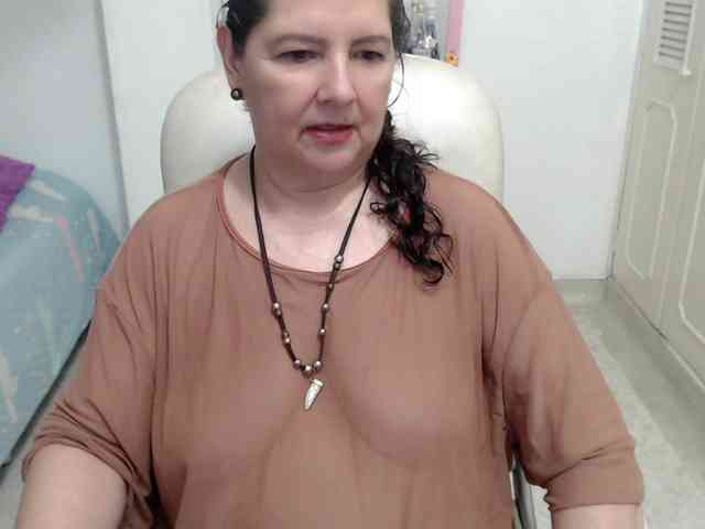 leonela-68 webcam